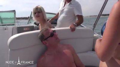 Boat Day For A Swinger Couple With A Man Banging A Young Stunning Blonde While His Wife Is Watching - hclips.com