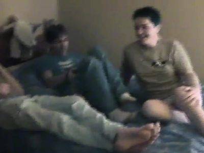 Young gays amateur Try as they might, the dudes can't - drtuber.com